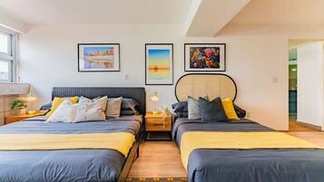 2 bedrooms, in-room safe, desk, iron/ironing board