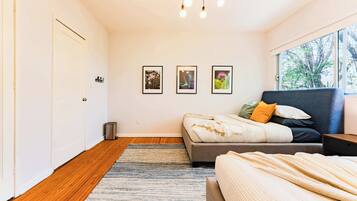5 bedrooms, desk, travel crib, free WiFi