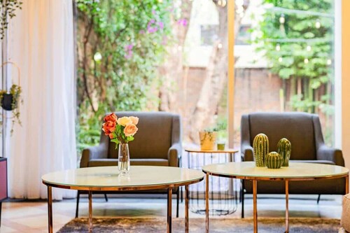 Family Haven, Enclosed Patio, Heart of Culture