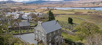 Impressive Property At The Foot Of The Rhinog Mountains | Rheithordy