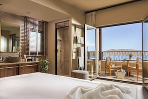 Maisonette with Plunge Pool and Sea View | Sengetøy i egyptisk bomull, sengetøy av topp kvalitet og dundyner