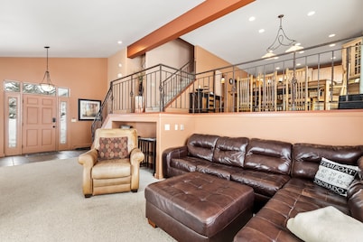 Gather the Whole Crew at Grand Generations Lodge – 7BR Mountain Retreat!