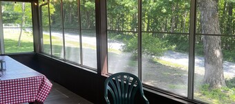 Large newly remodeled 5 bedroom house close to all Lake Erie Attractions!