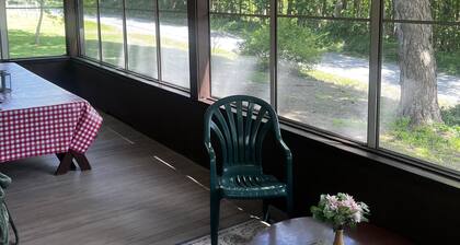 Large newly remodeled 5 bedroom house close to all Lake Erie Attractions!