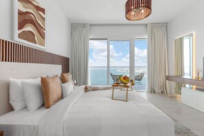 4 chambres, coffres-forts dans les chambres, fer et planche à repasser