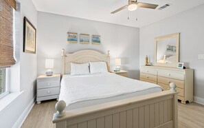 3 bedrooms, iron/ironing board, WiFi, bed sheets - Spacious Home + Pool, Nearby Beach, Grill & Bikes (Inlet Beach)