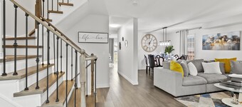 Luxury 7BR Haven in Mississauga| Near Square one| Minutes to Airport| Sleeps 16+