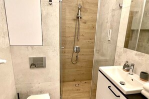 Handtücher, Seife, Toilettenpapier