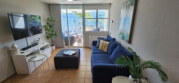 Smart TV, video library - Amazing beachfront apartment on the beach (Río Grande)
