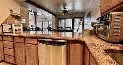 Aviators Located on the Golf Course, A/C, Ext Deck & BBQ, Aviators Albatross on the greens