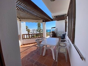 Apartamento, 2 quartos, sacada, vista para o jardim | Sacada