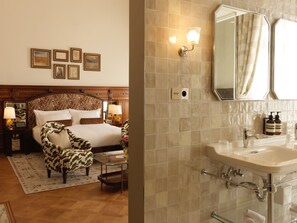 Suite Deluxe (Chambon) | Ropa de cama de alta calidad y caja de seguridad en la habitación 