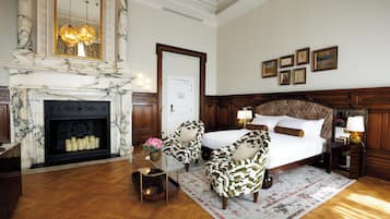 Deluxe-suite (Chambon) | Premium-sengetøj, pengeskab på værelset, skrivebord