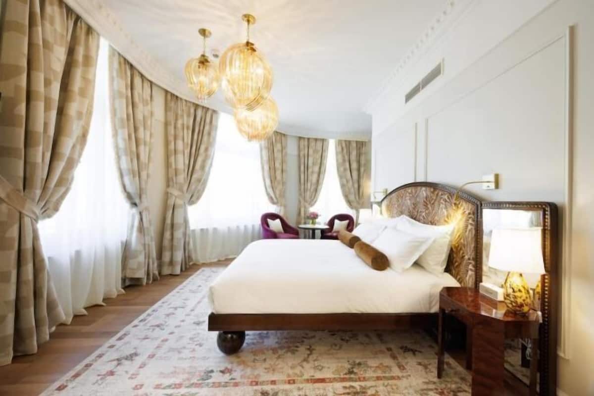 1 bedroom, premium bedding, in-room safe, desk