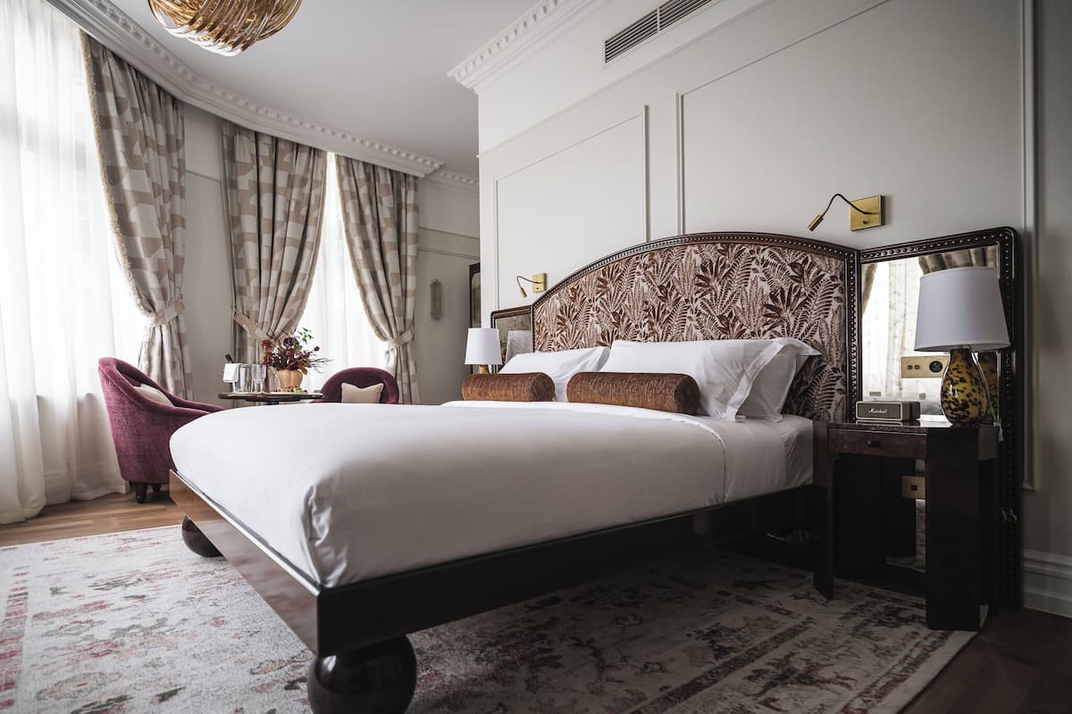1 bedroom, premium bedding, in-room safe, desk