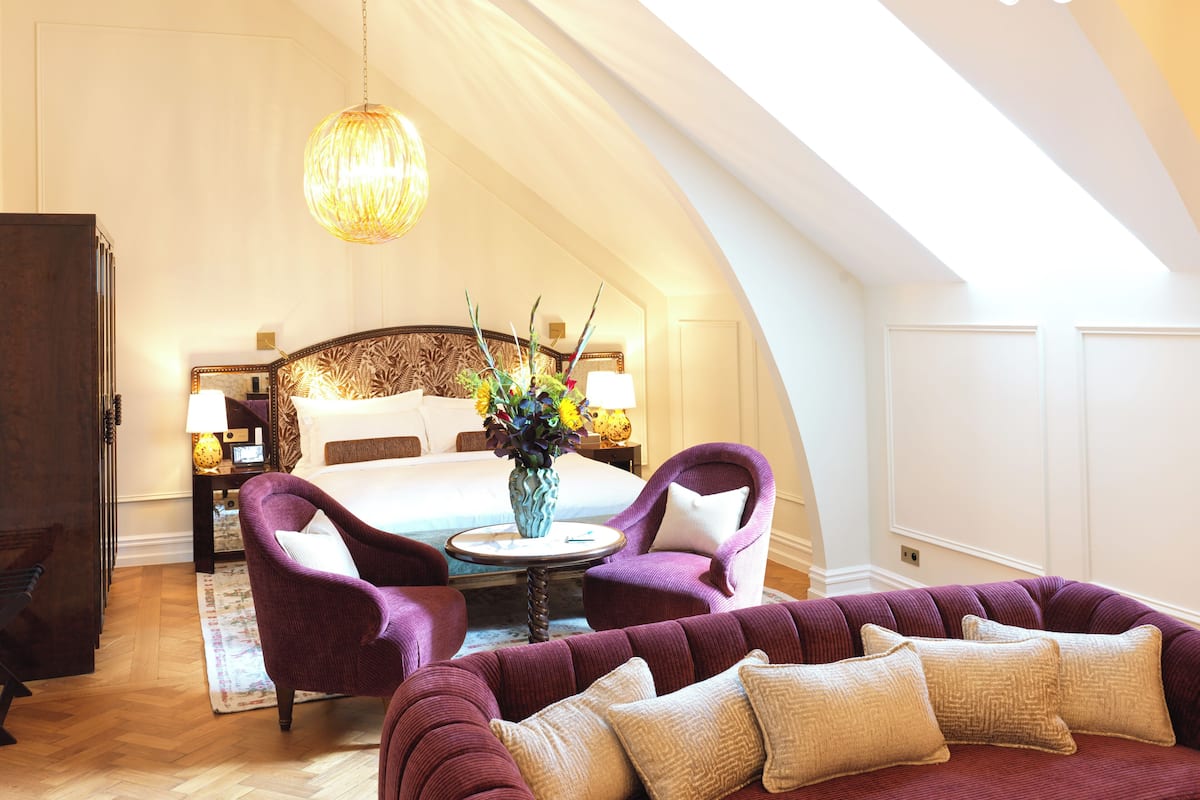 Literie de qualité supérieure, coffres-forts dans les chambres, bureau