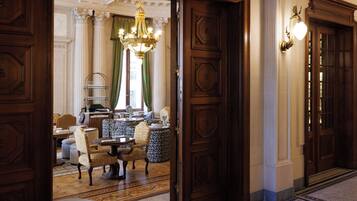 Dagelijks ontbijtbuffet (EUR 29 per persoon)