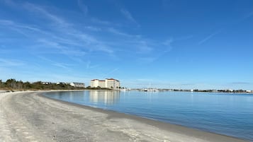 Liegestühle, Strandtücher