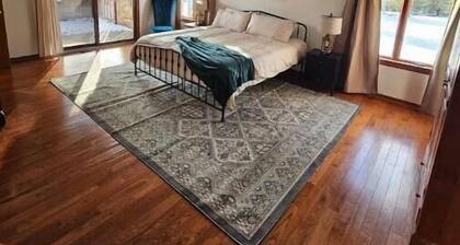 The Urban Lake House: Near Avalon Grand Resort