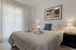 3 chambres, fer et planche à repasser, Wi-Fi gratuit, draps fournis