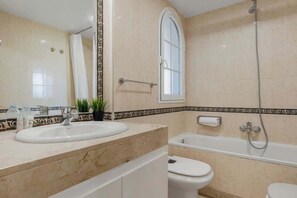 Een douche, een haardroger