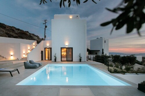 Villa Milagro 4Br with Sea View, Private Pool and true owner hospitality | Naxos Mikri Vigla Beach