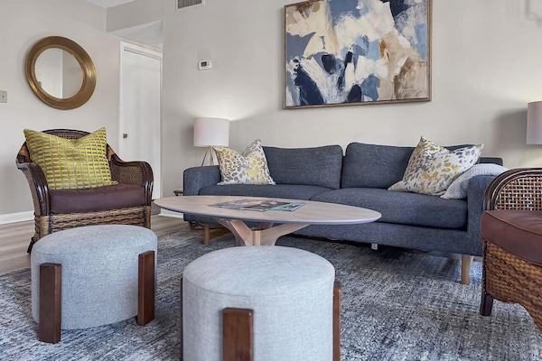 Gorgeous newly decorated living area