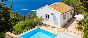 Villa Jasmine - One Bedroom Villa, Sleeps 2