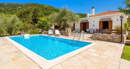 Villa Ioanna - Two Bedroom Villa, Sleeps 4