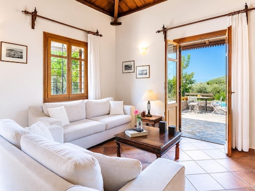 Villa Ioanna - Two Bedroom Villa, Sleeps 4