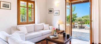 Villa Ioanna - Two Bedroom Villa, Sleeps 4