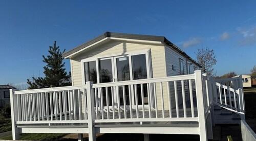 8 Berth Luxury holiday home at Tattershall Lakes. Private Hot-Tub. Pet Friendly