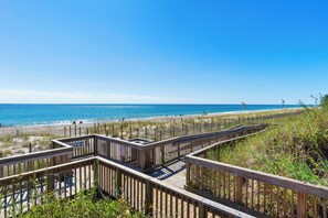 Beach - Oceanside Studio Condo w/ Pools, Tennis & Easy Beach Access | Pebble Beach (Emerald Isle)