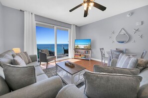 Smart TV - BeachFRONT ~ GULF VIEWS ~ Seasonal Beach Service ~ Pool ~ Sterling Reef 706 (Panama City Beach)