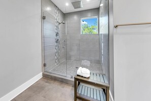 Towels - 🐟6 Seater Golf Cart + Bikes-30A Luxury Home with Balconies-Stargaze🐟 (Santa Rosa Beach)