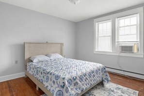 4 Schlafzimmer, Schreibtisch, WLAN