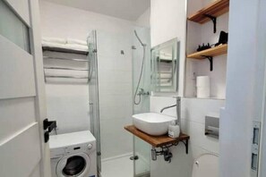 Bathroom - City Centre top floor Apartment (Warszawa)
