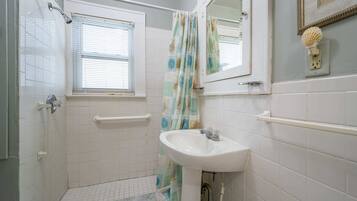 Shower, towels