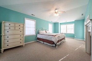 3 slaapkamers, een strijkplank/strijkijzer, wifi