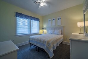 4 bedrooms, iron/ironing board, WiFi - OCHG 7 11th Street Top (Ocean City)