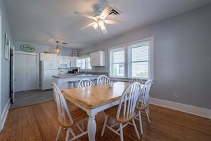 Dining - OCHG 7 11th Street Top (Ocean City)