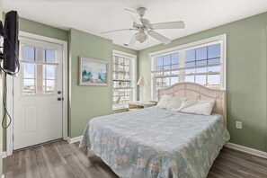 4 bedrooms, iron/ironing board, WiFi