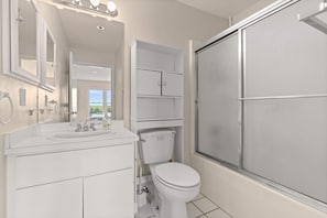 Shower, towels - OCHG Oceanfront Villa 1 (Ocean City)