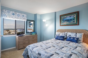 4 bedrooms, iron/ironing board, WiFi