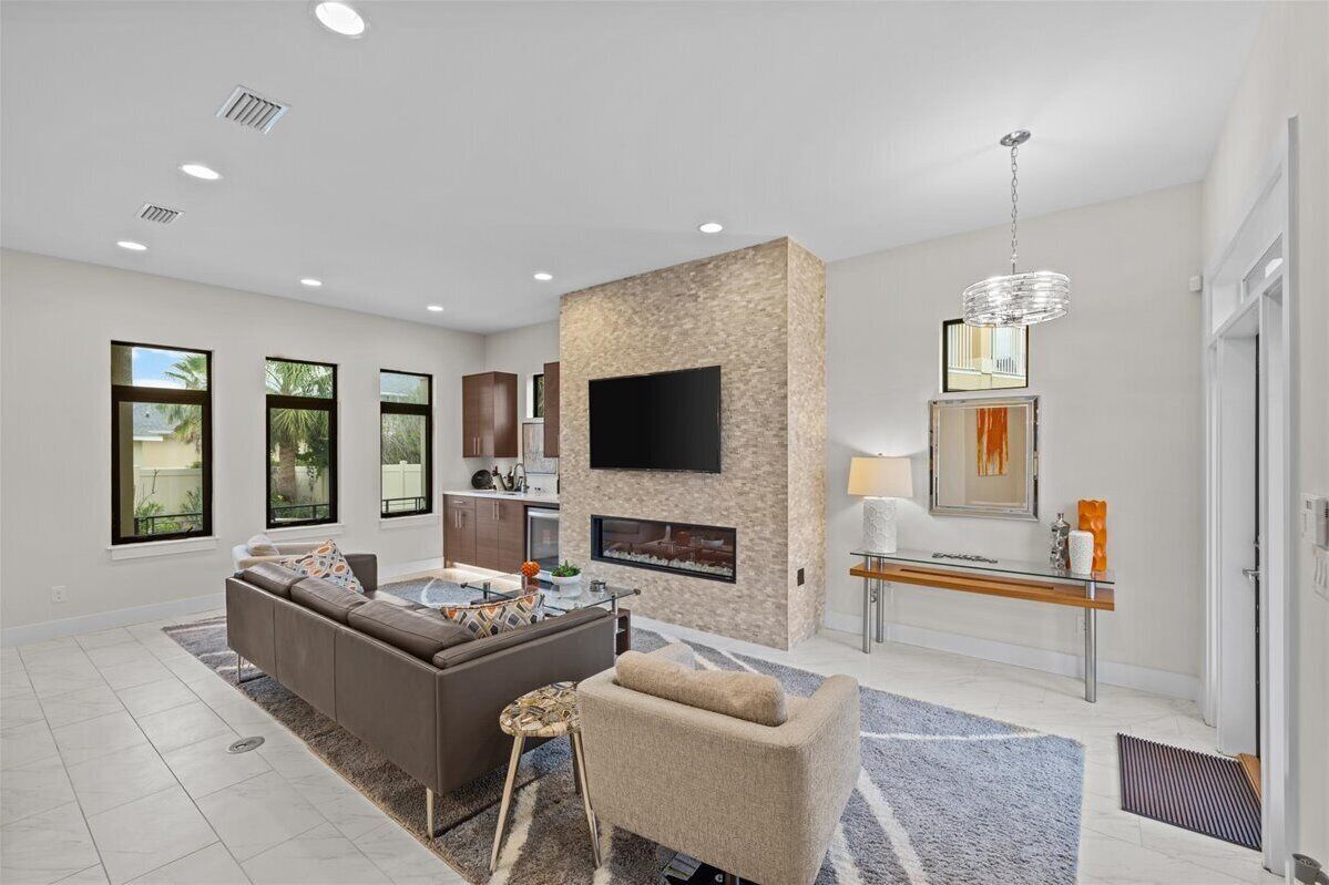 Stylish 5 Bedroom Home | 5 Bed, 5 Bath