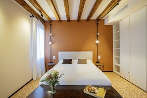 3 bedrooms, iron/ironing board, free WiFi, bed sheets - Palazzetto San Stin Renewed in 2024 (Venice)