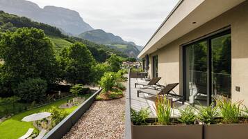 Panoramic Loft, Garden View | 1 bedroom, in-room safe, soundproofing, free WiFi