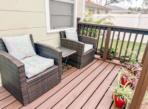 Terrace/patio - Key Lime Cottage - MINUTES from the beach, Ocean Center, Pictona & downtown!! (Daytona Beach)
