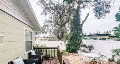 Key Lime Cottage - MINUTES from the beach, Ocean Center, Pictona & downtown!!
