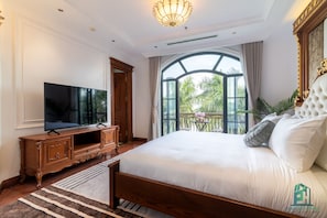Royal Apartment, 2 Bedrooms, Bathtub, Lakeside | In-room safe, desk, soundproofing, iron/ironing board - Victoria Apartment Paradise Suites (Hanoi)